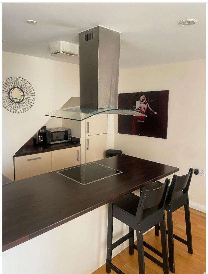 Lovely 2Br Apartment W/ City View London Exterior photo