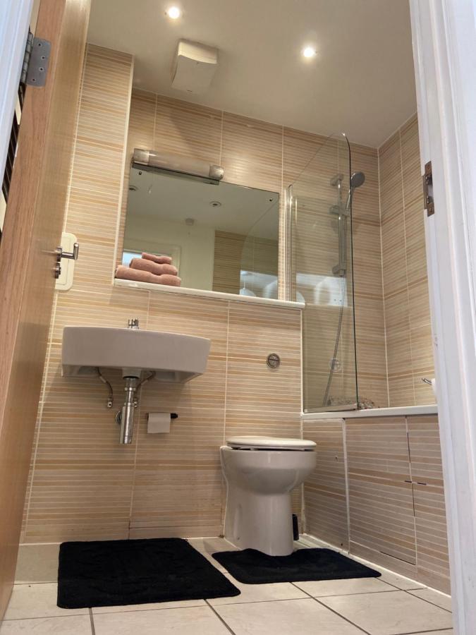 Lovely 2Br Apartment W/ City View London Exterior photo